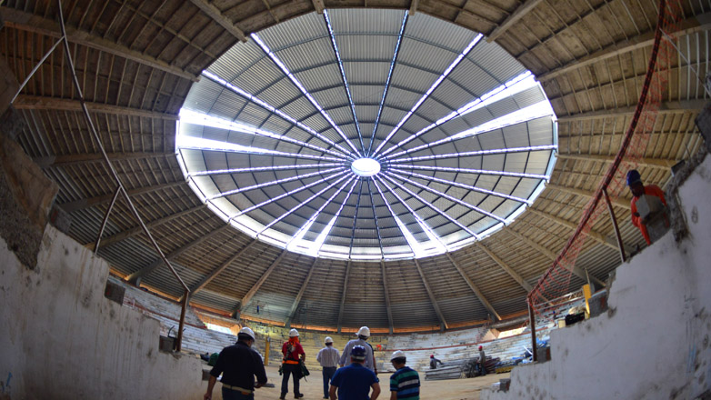 Prefeitura finaliza cobertura do Novo Teatrão, na Vila Industrial 