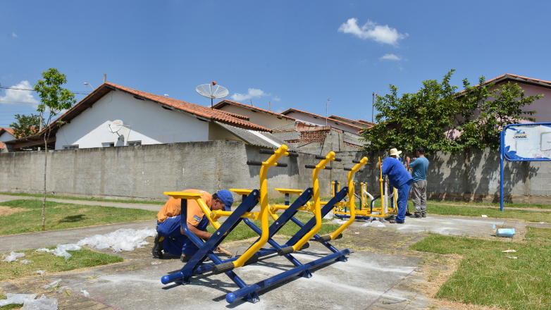 Reinstalação da academia ao ar livre do Residencial Frei Galvão