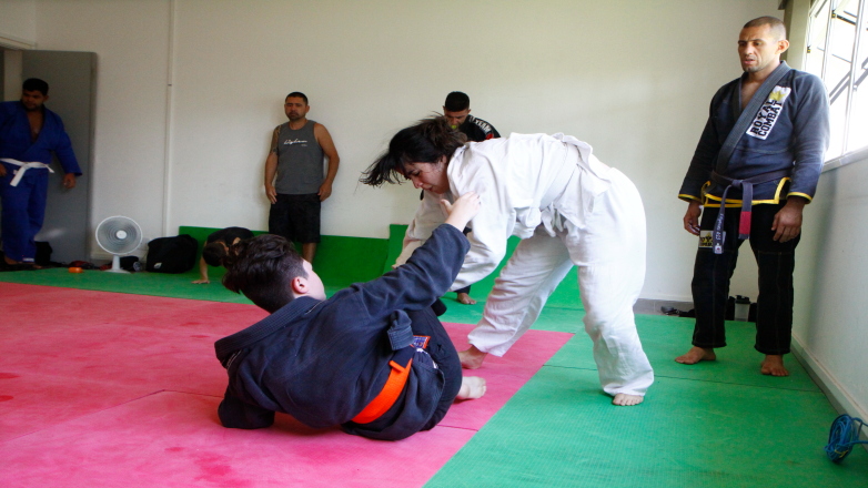 Aula de jiu-jitsu no Centro da Juventude