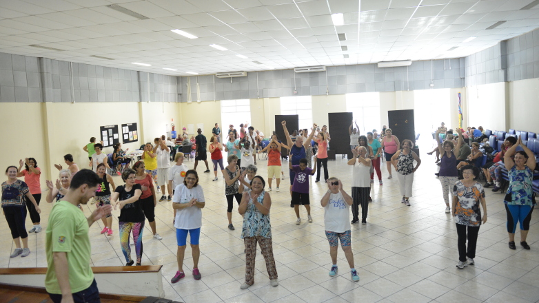 Na unidade do Centro a festa já começou para os frequentadores na segunda-feira (20), com dança de salão e outros estilos