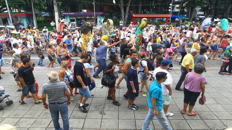 No sábado (25), o Pirô Piraquara comandou novamente a folia no centro, ao lado dos blocos populares que sempre participam da festa