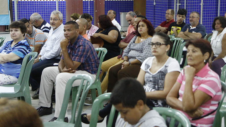 Moradores participam de audiência pública no Galo Branco, em Eugênio de Melo