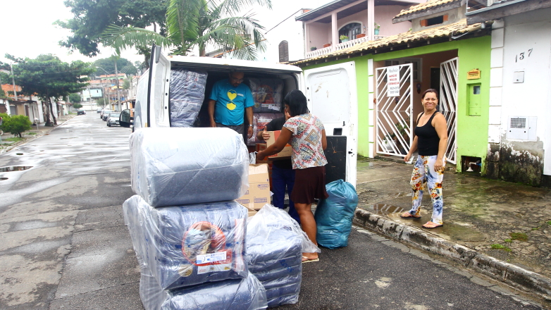 Família do Cambuí recebem donativos