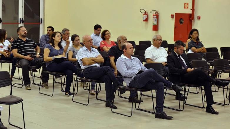 Participantes da primeira audiência, na Casa do Idoso Sul