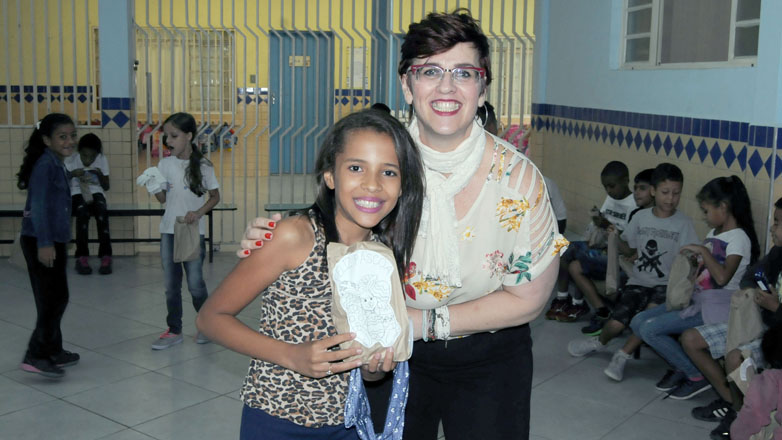 Confraternização na Escola Municipal de Ensino Fundamental do Rio Comprido
