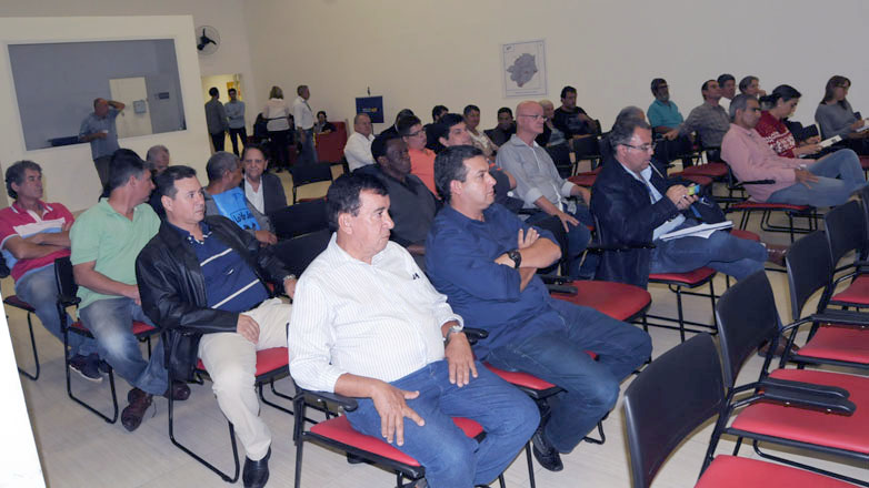 Moradores participam da audiência na Casa do Idoso Norte