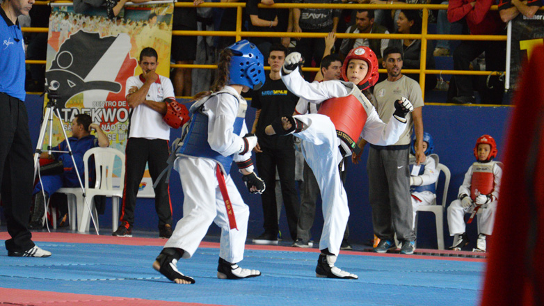 Atletas disputam a segunda etapa do Campeonato Paulista de Taekwondo