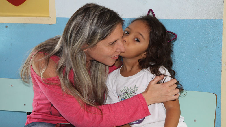 No Instituto Materno-Infantil Helena Ferreira, no Jardim Jussara, as famílias foram recebidas com música e café da manhã