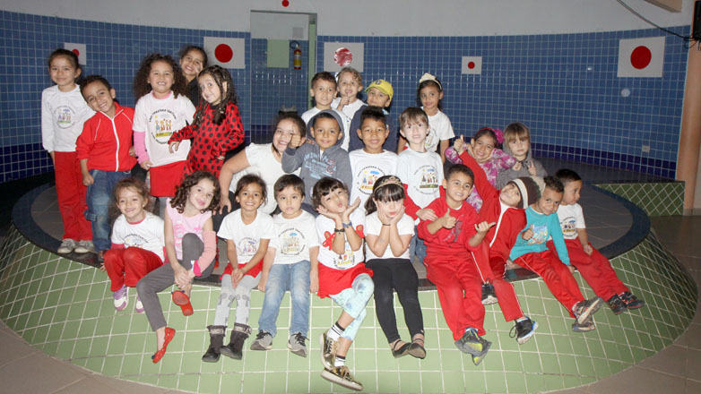 Alunos da Escola Municipal de Educação Infantil Torataro Takitani