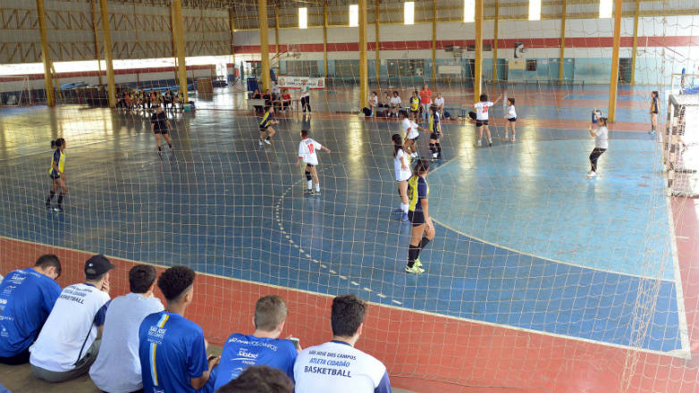 As equipes de São José começaram neste domingo (24) a luta por medalhas nos Jogos Abertos da Juventude, em Presidente Prudente