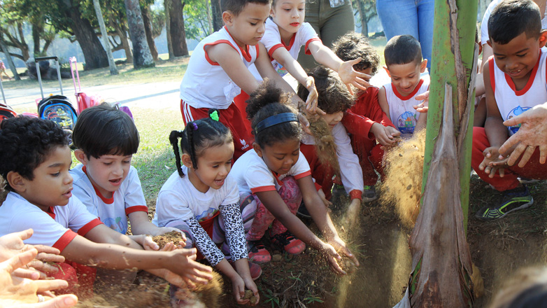As crianças, de 4 a 6 anos, receberam informações sobre o parque, um dos principais cartões postais de São José, e a importância da preservação do meio ambiente 