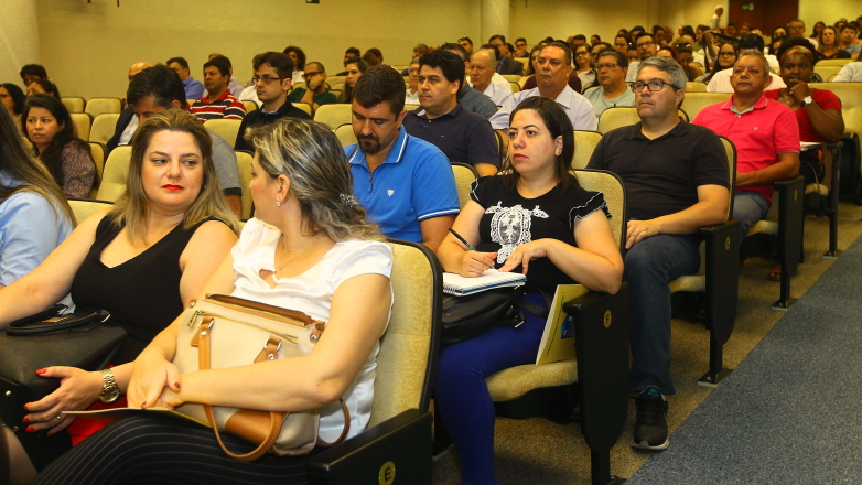 O evento atraiu mais de 260 participantes de diversos municípios da região, além de advogados, engenheiros e entidades de classe