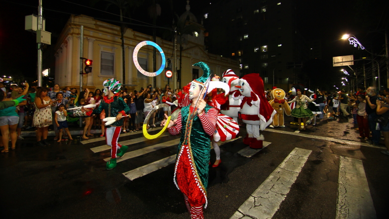 Durante esta semana, a população poderá também prestigiar as Paradas Natalinas, no centro da cidade 